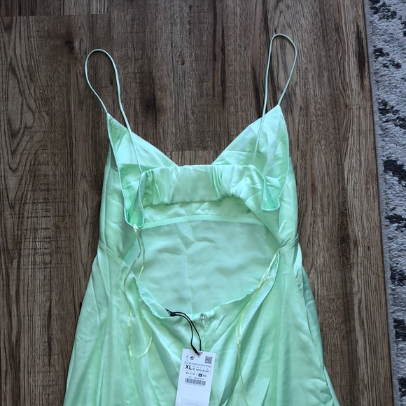 NEW!! HP 🥳🥳🥳 Zara Satin Light Green Cutout Dress - Picture 9 of 9